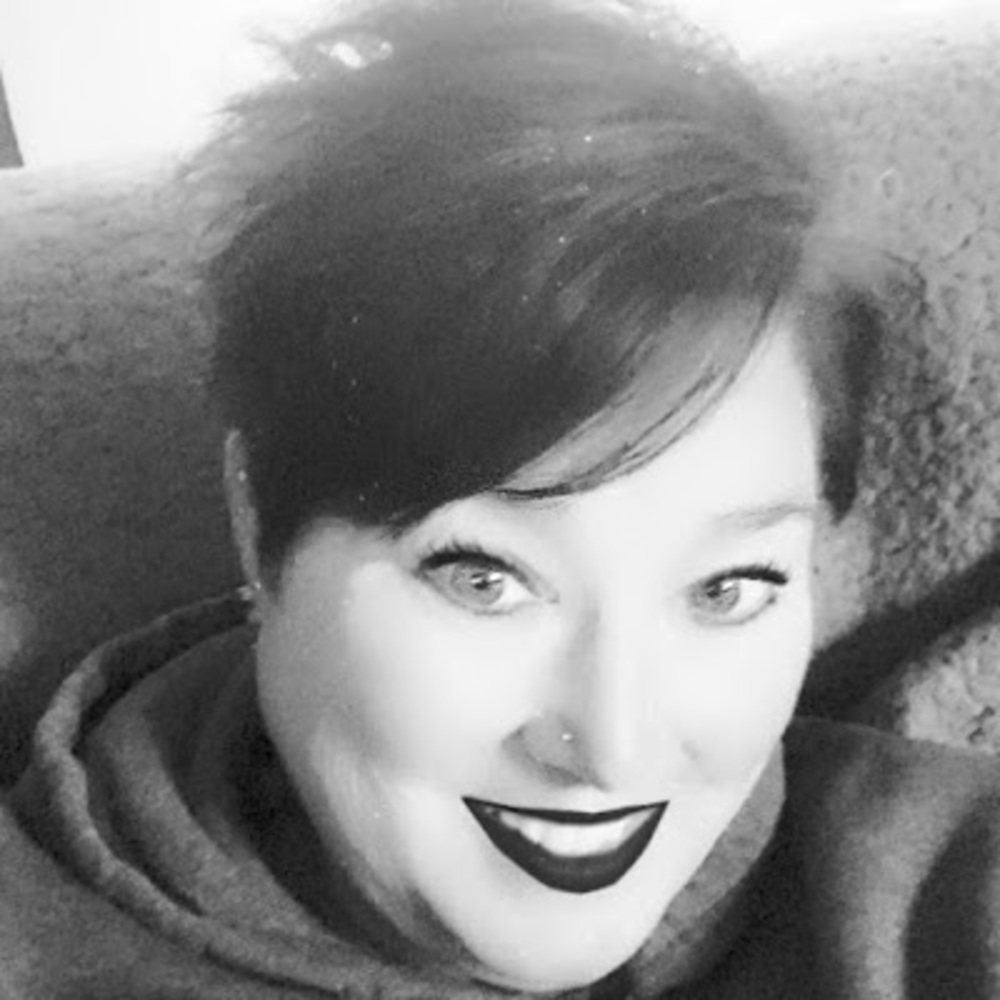 Meet your Posher, Elaine